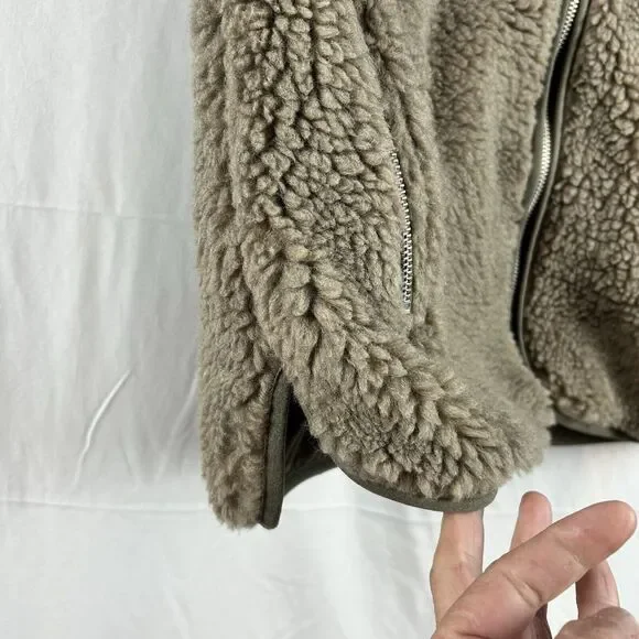 BDG Urban Outfitters Medium Borg Sherpa Vest Brown Zip Pockets Sleeveless Cozy - Picture 4 of 12